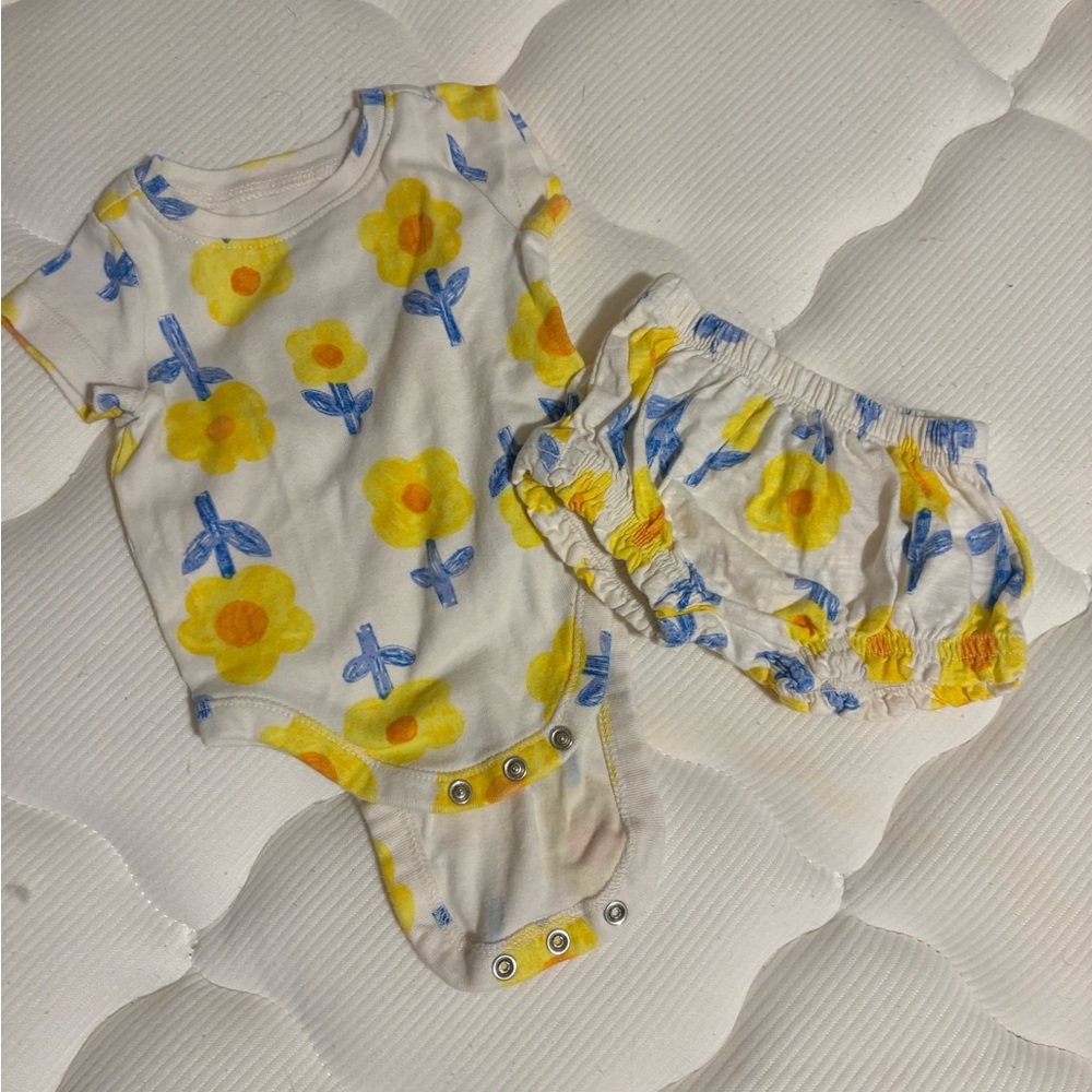 Old Navy White Baby Bodysuit & Bloomer Set with Yellow and Blue Floral Print